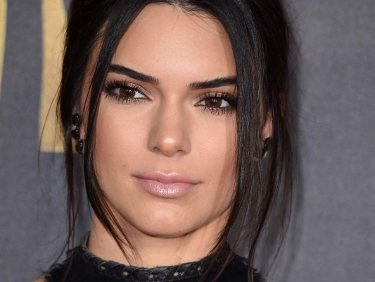 Delincuentes roban costosas joyas de kendall Jenner