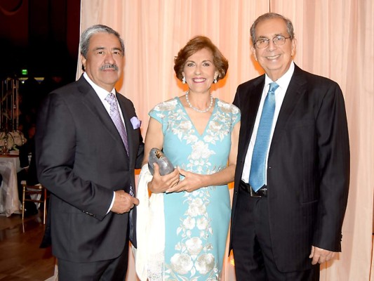 Elegante recepción para Abel Fonseca y Claudia López  