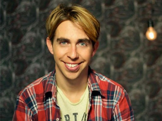 Nicolás Maiques dijo haberse sentido ''horrible'' por su papel en la novela debido que este joven estaba lleno de complejos. Confesó que obtuvo muchos sobrenombres como ''duende mal formado''. ''Durante años me sentí horrible porque creí, al igual que mucha gente, la historia de un personaje que hice que se llamaba igual que yo, pero que tenía un gemelo bellísimo y él era un asco'', concluyó Maiques.