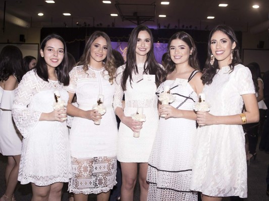 Cristina Mejía, Krista Rojas, Valentina Bizzarri, Tricia Matuty y Alejandra Yuja. Foto:Daniel Madrid