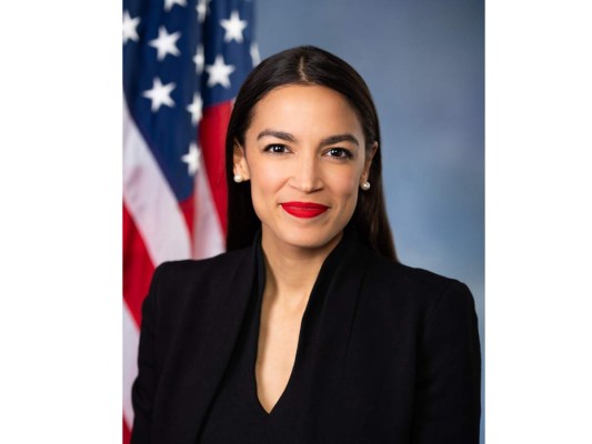 Alexandria Ocasio-Cortez es una congresista y activista de origen puertorriqueño. A sus 29 años es la mujer más joven en ingresar al Congreso norteamericano y es un ejemplo de fortaleza su trabajo y su carrera política apenas comienza