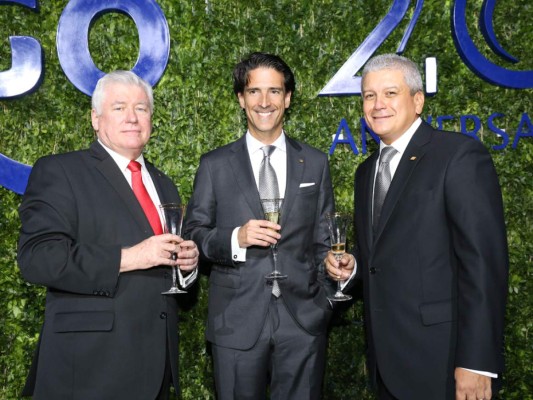 Ejecutivos de Tigo Antonio Tavel, Mauricio Ramos, Otto Pineda (Foto Hector Hernández)