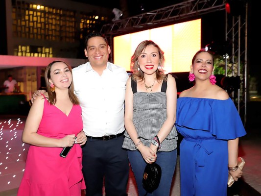 Scarleth Sevilla, Ricardo Moreno, Alejandra Garay e Iris Ramos del Hotel Honduras Maya (fotografías: Hector Hernández)