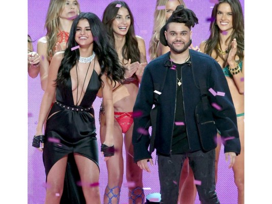 Curioso parecido de el padre y novio de Selena Gómez  