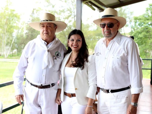 Exhibición de caballos peruanos de paso en Tegucigalpa