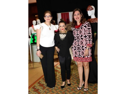 Ruth Marie Sabillón, Blanca Bendeck y Lizza Handal.