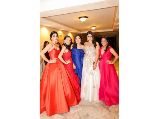 Lorena Lara, Jodie Jones, Isabella Durón, Daniela Canahuati, Valeria Núñez