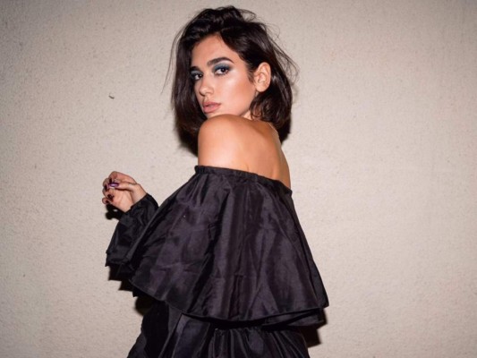 Una de sus grandes inspiraciones fue Nelly Furtado, el disco Whoa de Nelly fue el que la animó a seguir sus sueños musicales