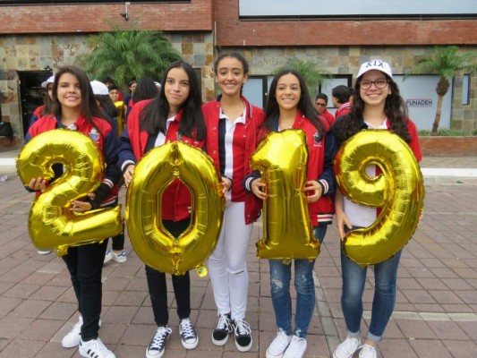 Senior entrance, Macris School 2019  