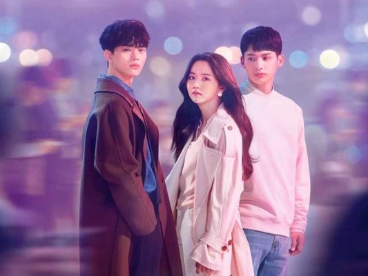 Love Alarm, segunda temporada: En el loco escenario en el que una aplicación te avisa si alguna persona a tu alrededor siente atracción hacia ti, Kim Jojo encuentra su primer amor y se enfrenta a distintos retos personales. Estrena el 12 de marzo.