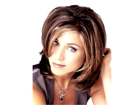 Jennifer impuso una moda, debido al estilo de peinado y su color de cabello en la serie de Friends la popularidad de su look hizo que muchos optaran por copiar su corte incluso de nombrarlo como Rachel al igual que la personificación de la actriz en la serie