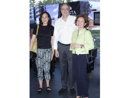 Geraldina Talbot con Ulrich y Mary Krupp.