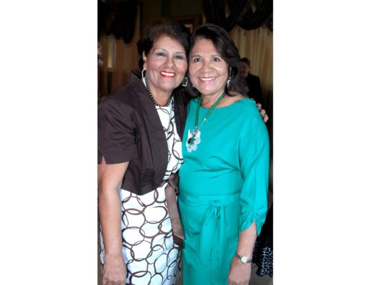 Encuentro maternal para Sanja Karow