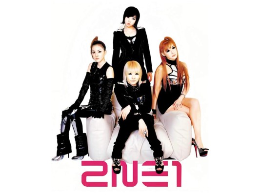 2NE1 es su grupo actual favorito, “ las conocí cuando hicimos el estreno de Spider Man en Seúl, Corea”