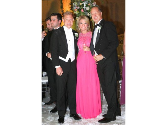 Jon Michael, Betsy y Chris Tye.