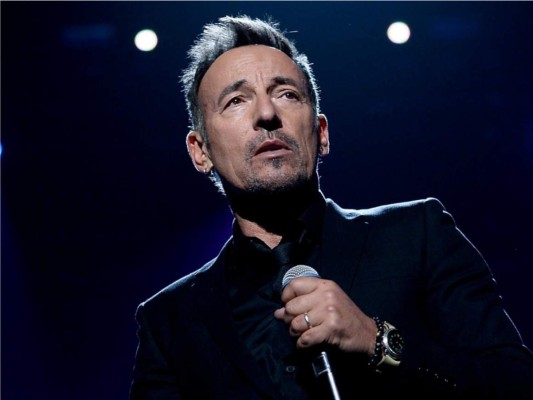 Bruce Springsteen, lider de E Street Band aseguró sus cuerdas vocales en 6 millones de dólares, con el objetivo de mantener a salvo su instrumento de trabajo.