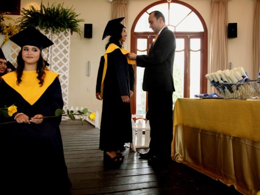 Entrega de títulos La Estancia School