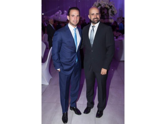 Guillermo Orellana y Giordanna Kafati festejan su boda