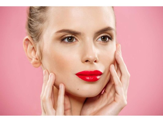 Disimula los cachetes con maquillaje