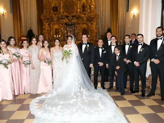 La boda eclesiástica de Soad Facussé y Nelson Valencia