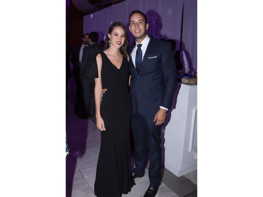 Guillermo Orellana y Giordanna Kafati festejan su boda