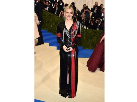 Riley Keough en Louis Vuitton