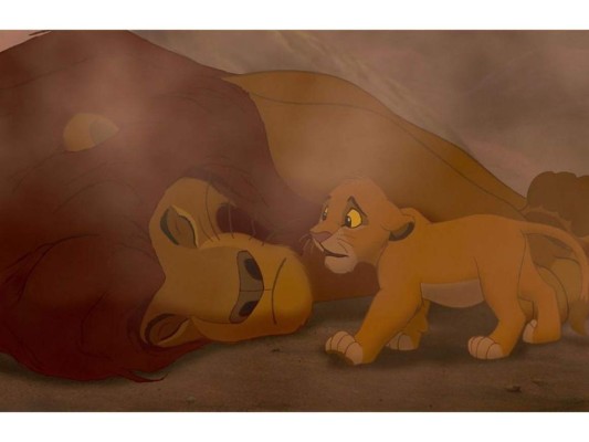 7. El Rey León<br/>Una película que a todos nos encanta, pero la muerte de Mufasa estremeció cada fibra de nuestro ser. Cuando Simba le suplica a su padre que despierte es una de las escenas más desgarradoras del cine, no nos hagan cambiar de opinión.