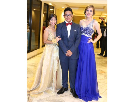 Mayan School celebra su prom al estilo los Oscar