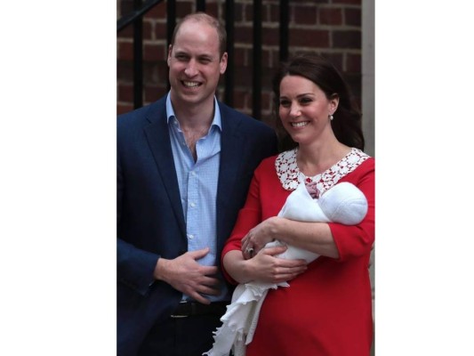 El tercer hijo de los duques de Cambridge se convierte en el quinto en la línea de sucesión del trono británico, quitándole el puesto a su tío el príncipe Enrique, quedando en el sexto lugar.