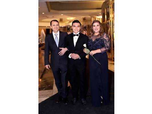 Alex González, Luis Gonzáles y Tania Montoya