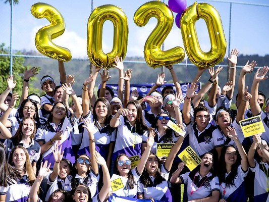 Seniors Entrance de la Macris School 2020