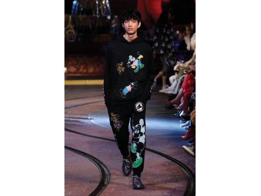 Opening Ceremony presenta el primer desfile de moda en Disneyland