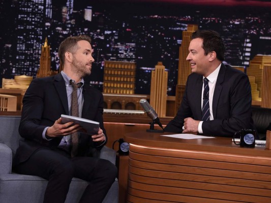 Jimmy Fallon vomita por culpa de Ryan Reynolds