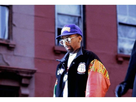 7. Spike Lee amenaza de muerte al jurado del Festival; Wim Wenders<br/><br/>‘Do the right thing’, la película de Spike Lee, exhibida en el año 1989 en Cannes. El presidente del jurado Wim Wenders, consideraba que Lee no debía ganar una Palma de oro, porque su trama no era lo suficientemente bueno. Por lo que Lee amenazó de muerte a Wenders por no darle el premio.