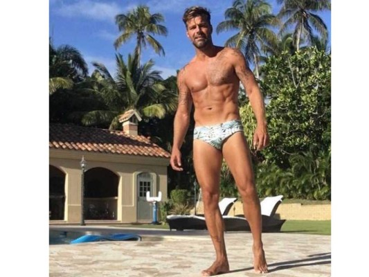 Ricky Martin es nuestra Adoración, desde sus inicios en la fama siempre fue uno de los hombres más deseados, es que el Puertorriqueño tiene unos genes fenomenales, su rostro y cuerpo parece que fuesen esculpidos por los mismos ángeles.