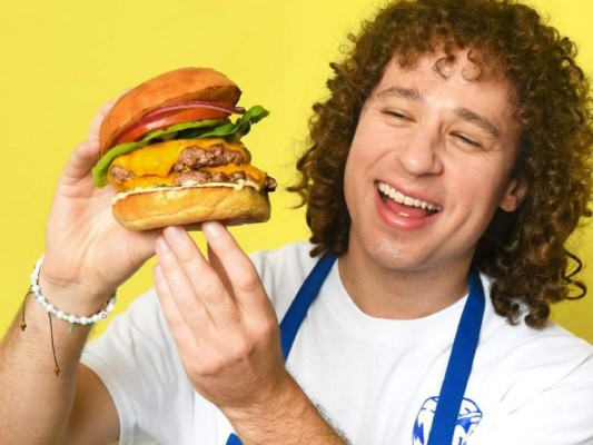 Aparte de todas las empresas que posee el influencer, también se destaca como socio de otras, como la que tiene con Talented Kitchens, ''Fasfú Burgers'', un restaurante de ramen, ''Diego Ramen'', una cebichería peruana, ''Bolichera 21'', y hasta una marca de joyería y accesorios con su novia en Instagram, ''Glowa.glowa''.