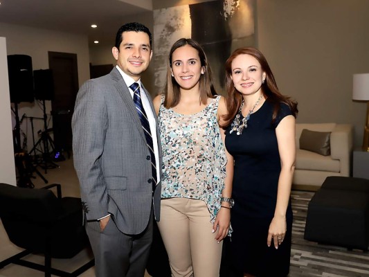 Gerardo Zelaya, Monique García y Ayari Sagastume (fotos: Hector Hernández)