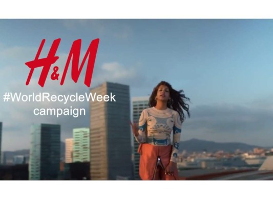 H & M tiene una línea permanente que es elaborada con productos reciclados.