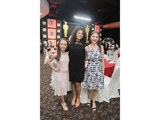 Fiesta estilo Hollywood para los seniors de la Episcopal El Buen Pastor   