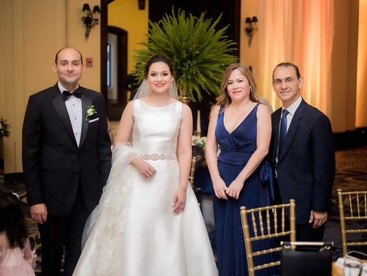 La boda de Azaria Martínez y Fernando Torres