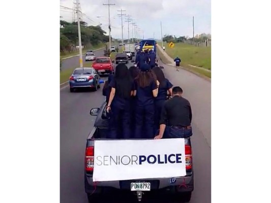 Senior entrance 2017 de La Estancia School