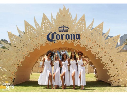 Estás invitado al Corona Summer Time Sunsets Roatán 2018