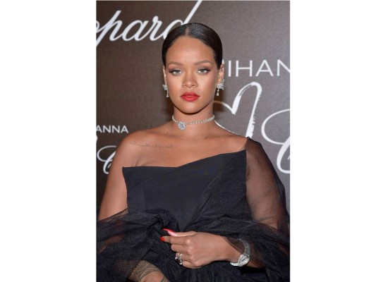 Rihanna luce espectacular en Cannes