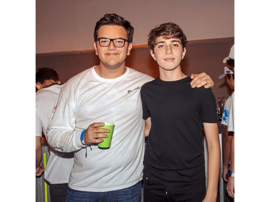 Welcome back Neón party XX de la EIS.