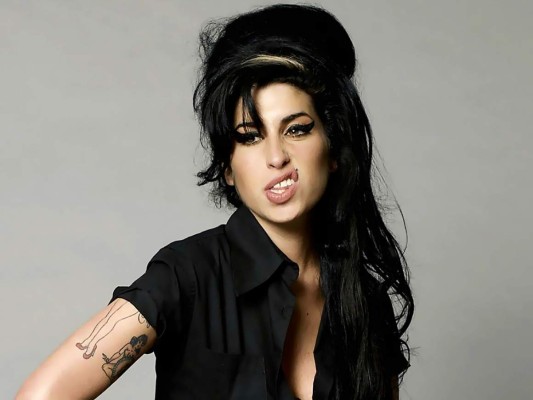 Amy Winehouse (1983 – 2011) <br/>Fecha de nacimiento: 14 de septiembre de 1983