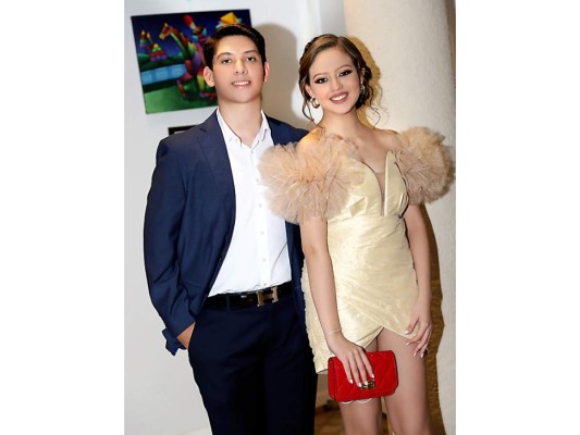 Jose Alvarenga y Emily Castillo
