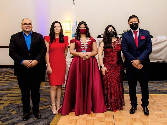 Luis Buendía, Laura Fajardo, Jackeline López, Marcela Chinchilla y Gabriel Martínez.