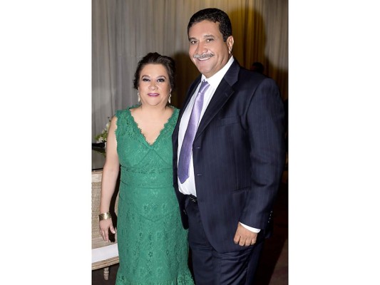 Roberto Ferrufino y Gabriela Alvarado se casan por lo civil  