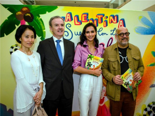 Atenas Hernández presenta su primer libro 'Valentina Sueña con los Animales'