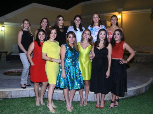 Joanie Martin, Sofía Barletta, Diana Mukhtarli, Lynnet Saybe, Valerie Castro, Renata Méndez, Ana Carolina Ramos, Diana Avila, Ana Rivera, Ashley Rodgers, María Fernanda Soto y Andrea Sofia Caraccioli.